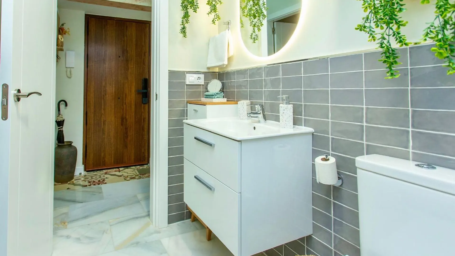 Apartment Wehostcostaluz Le Petit Palace Catedral Con Parking Gratuito Jerez de la Frontera